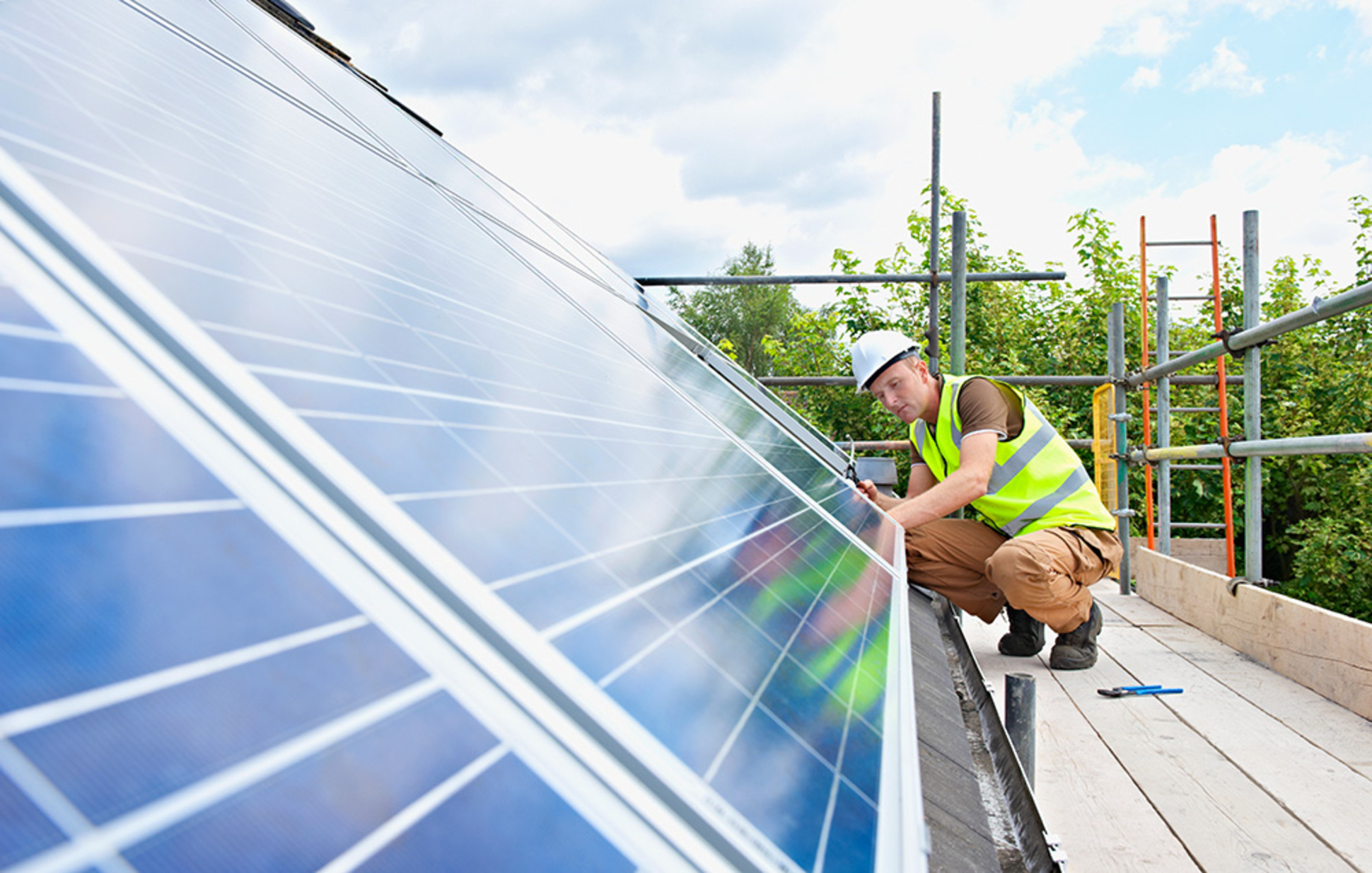 Sachverständiger Photovoltaik bei Muster Elektro in Musterstadt